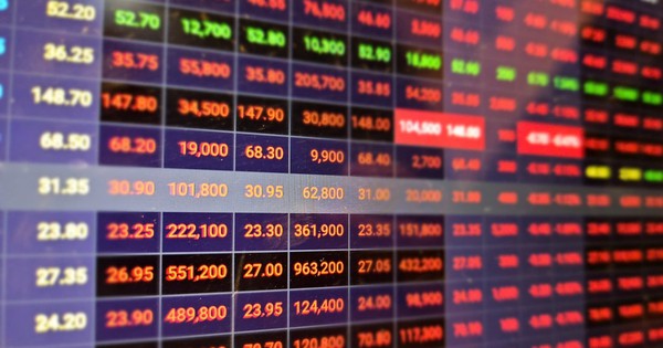 Giảm hơn 52 điểm, VN-Index mất mốc 1.700, sắc đỏ bao trùm thị trường