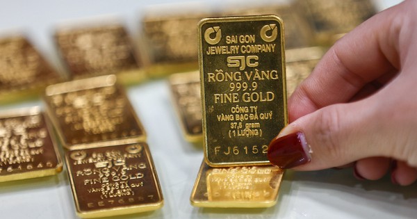 Giá vàng hôm nay 17/1: Thế giới giảm, trong nước không biến động