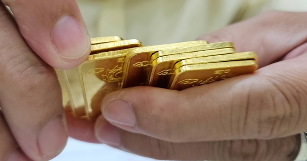 Sáng 23-2, giá vàng tăng 1,6 triệu đồng/lượng, giá bạc cũng tăng vọt