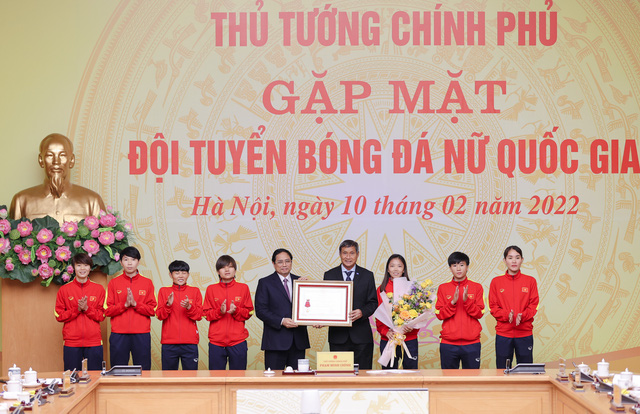 Hình ảnh: Thủ tướng Phạm Minh Chính tuyên dương các cô gái vàng của tuyển bóng đá nữ số 2