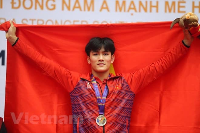 Hot boy đấu vật Bùi Mạnh Hùng giành HCV ngay lần đầu tham gia SEA Games 31